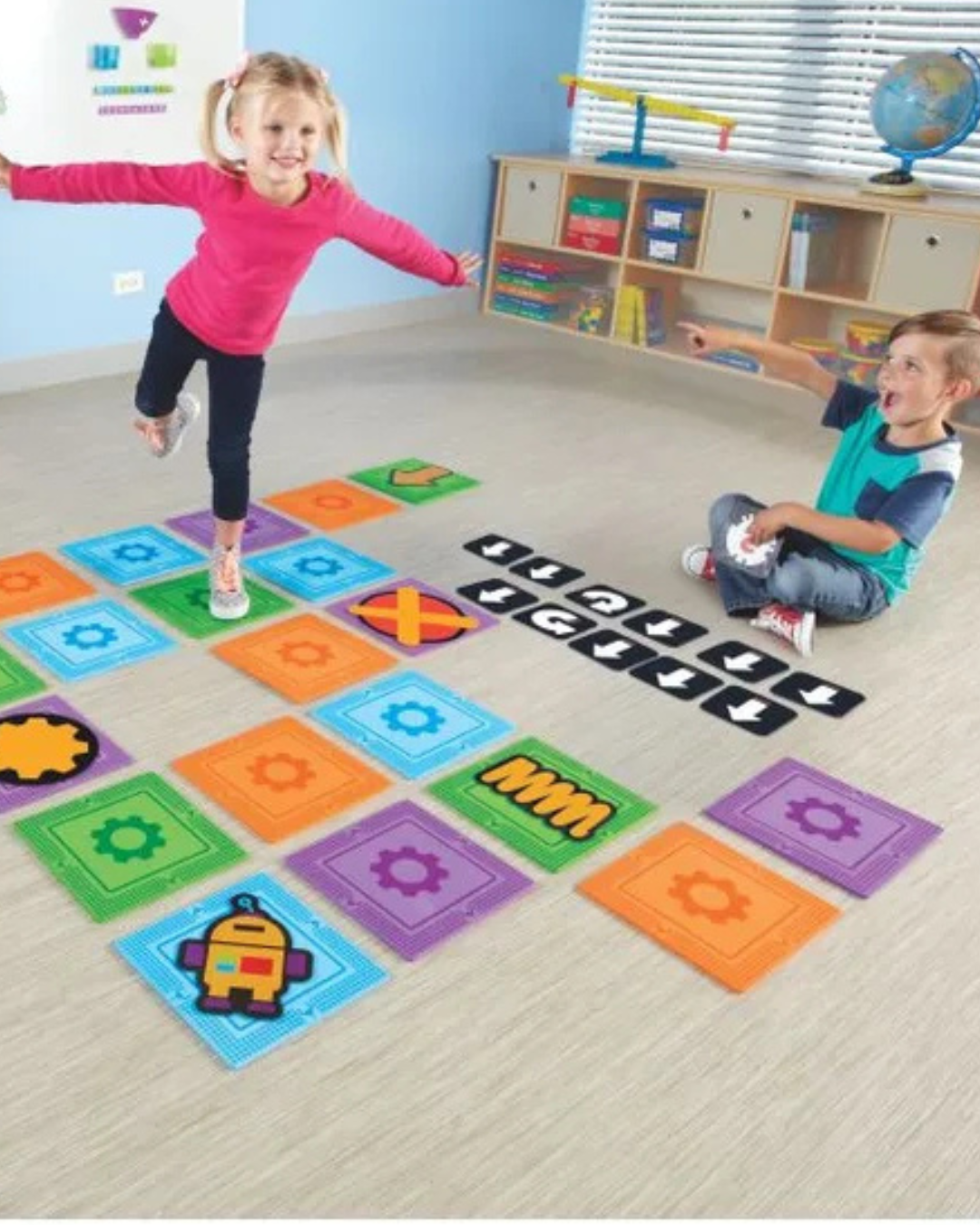 Learning Resources – Pohybová hra pro učení programování Let’s Go Code! (Let’s Go Code!® Activity Set) 2
